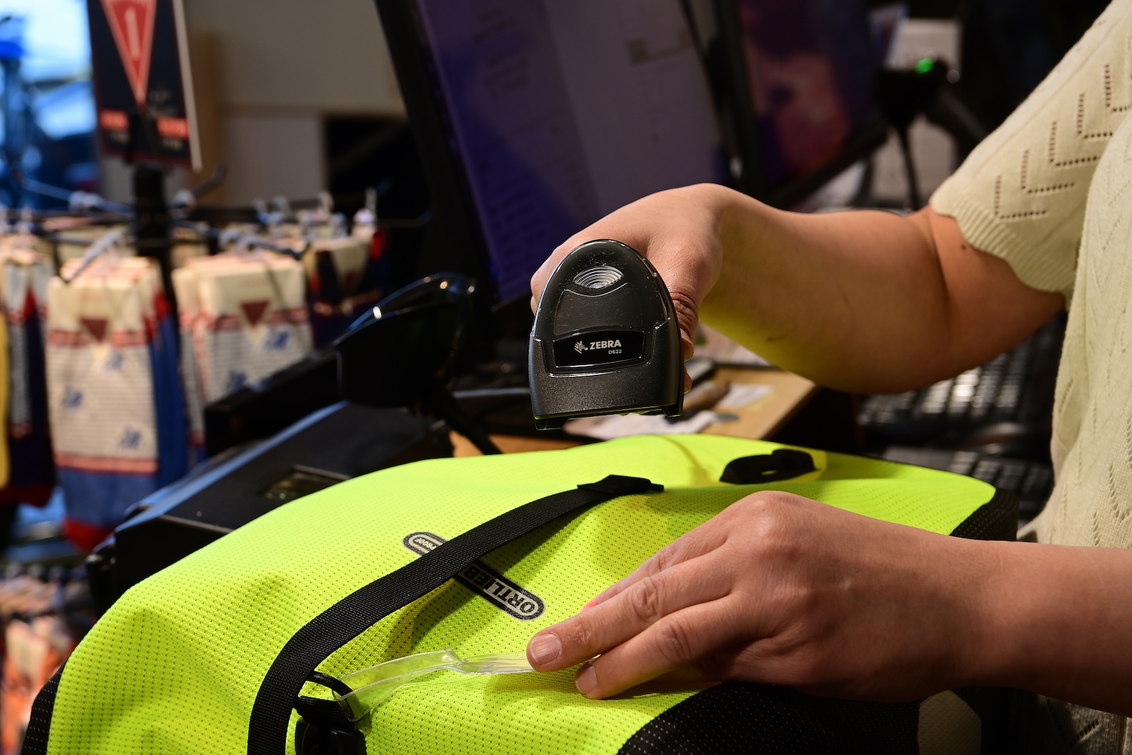 Scannen met DST artikelinformatie via de kassasystemen